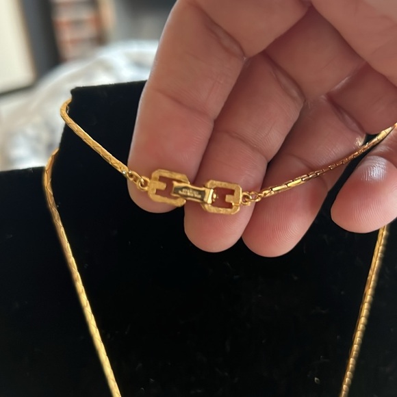 Vintage Givenchy Gold Square Pendant Necklace with Logo - Statement Piece - Picture 4 of 4